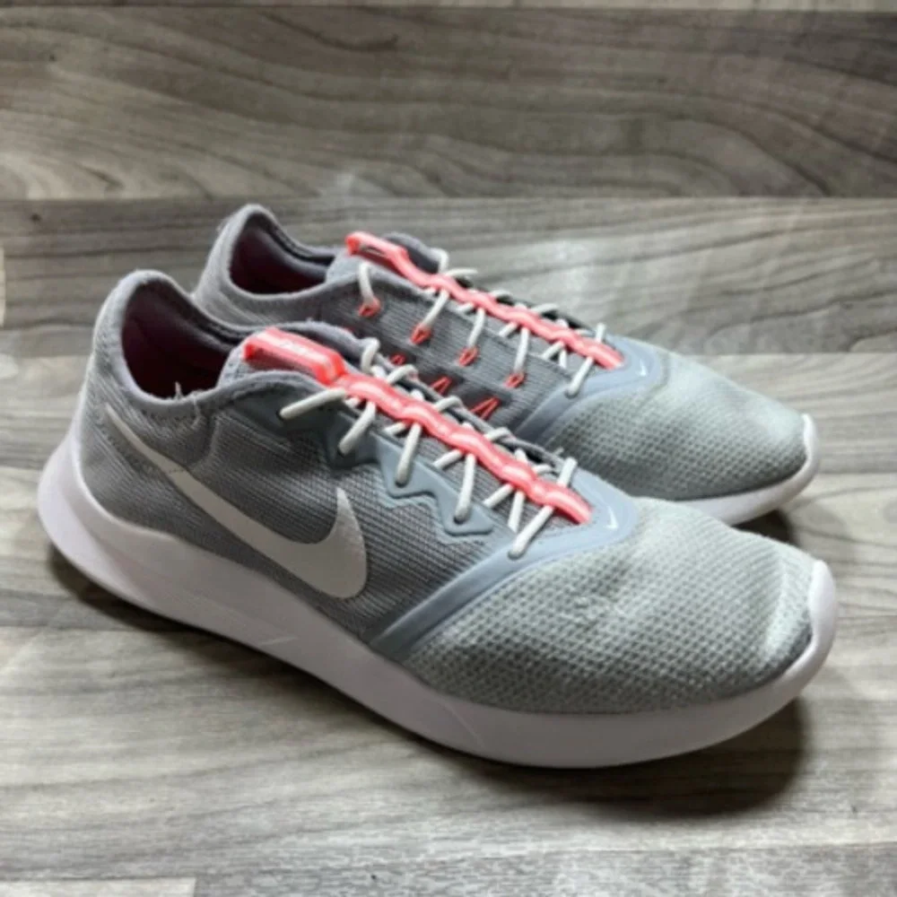 Nike Womens VTR Sneakers Gray Coral AT4345-005 Mesh Lace Up Cushioned Ribbon 11M